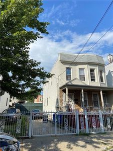825 E 227th St, Bronx, NY, 10466