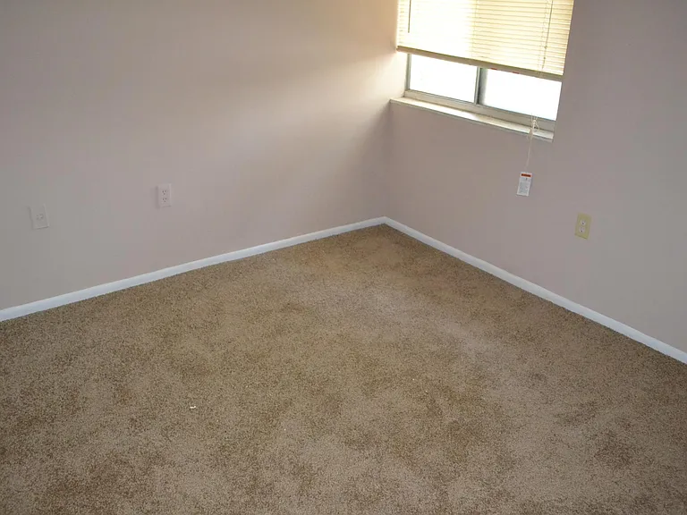 Beltrees Plaza Apartments — Photo 26