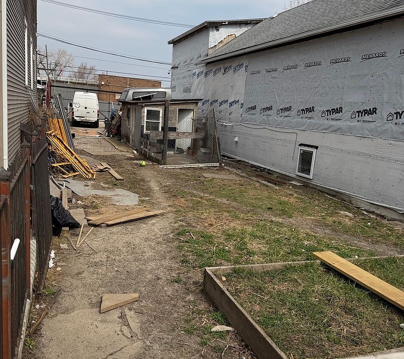 1st image of 4138 W Maypole Ave