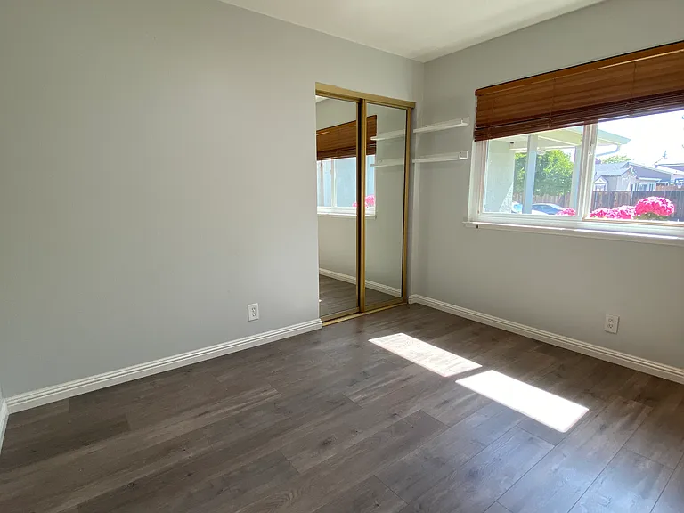 370 Colville Dr — Photo 29