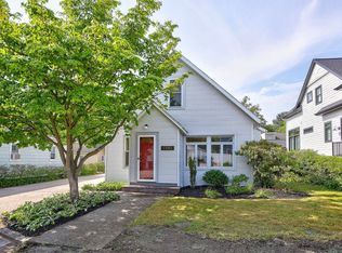 1190 Lakeview Dr, Holland, MI 49423