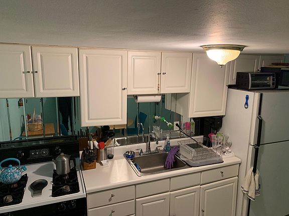 4th image of 273 Regis Dr