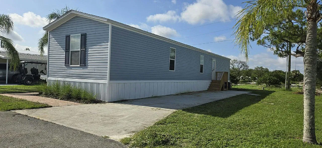3 bed, 2.0 bath, $1,349 — Photo 1