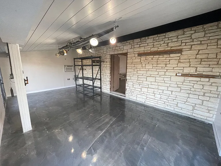 552 Lawson Ln — Photo 28