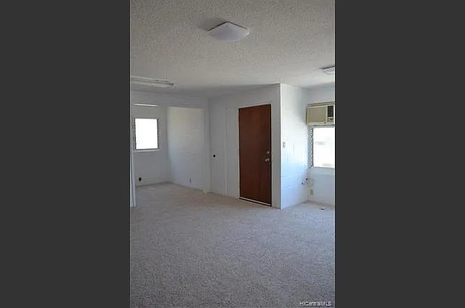 1749 Lime St #E — Photo 4