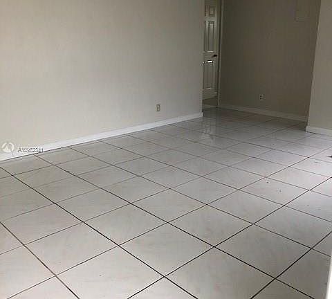 2nd image of 420 SE 22nd St APT 4