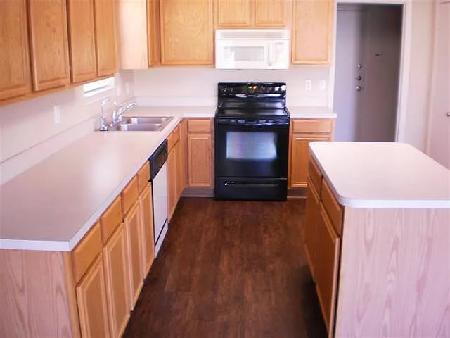 107 Hickory Rd — Photo 6
