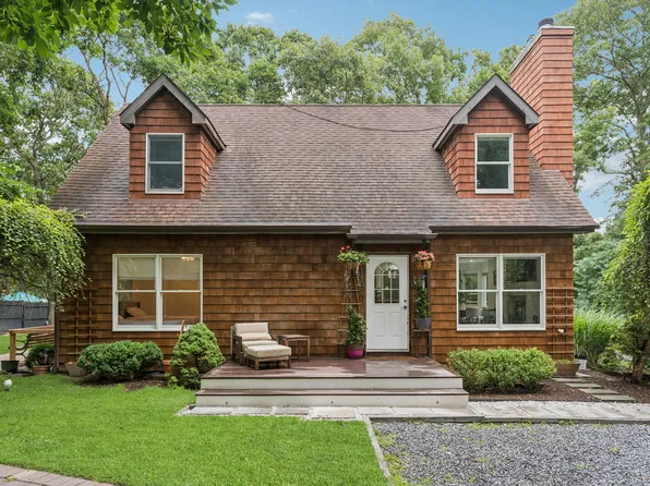 15 Hawthorne St, East Hampton, NY 11937