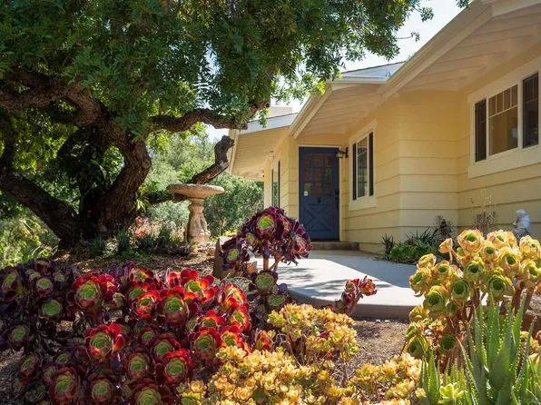 1131 Vale Terrace Dr, Vista, CA 92084