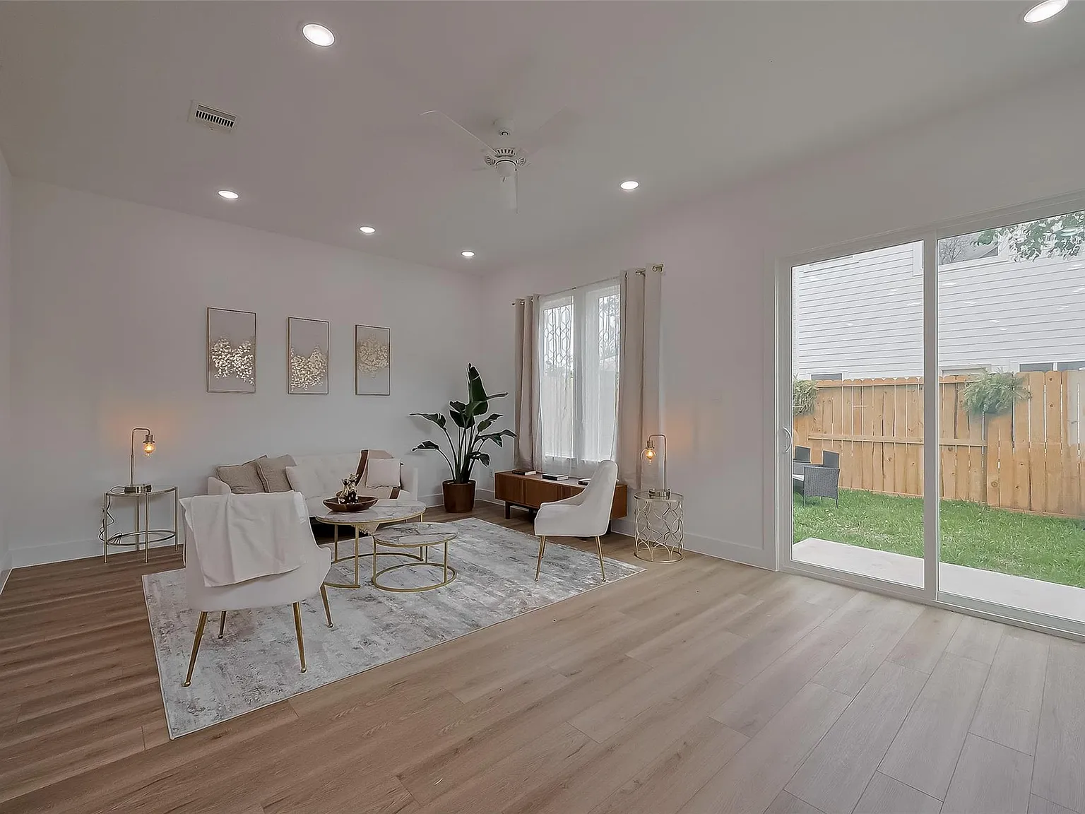 3 bed, 3.5 bath, 1911 sqft, $2,500 — Photo 4