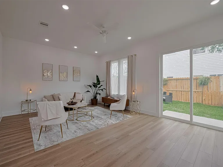 776 Mansfield St — Photo 8
