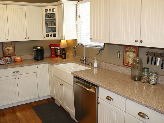 2nd image of 706 E University Ave