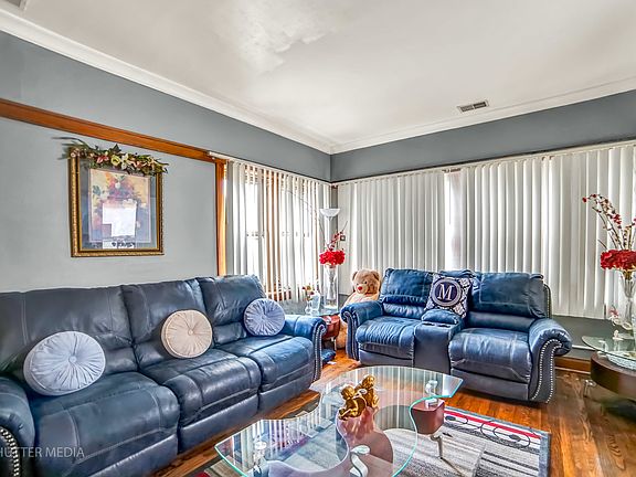 3rd image of 2122 Elmwood Ave