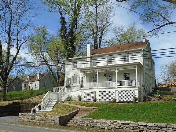 2nd image of 8647 Shepherdstown Pike