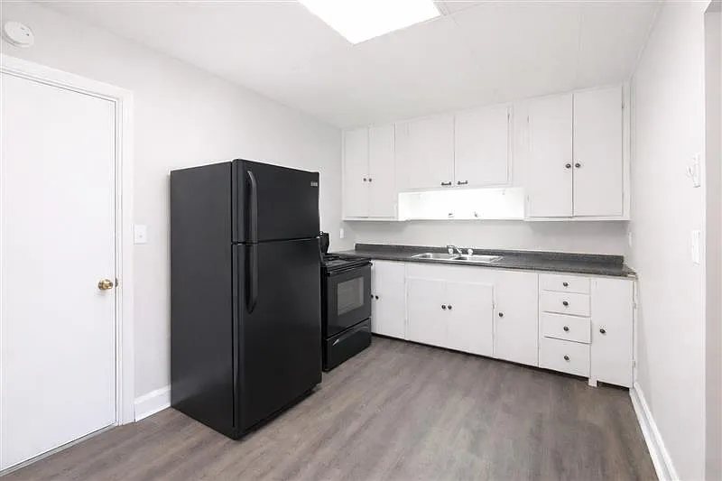 602 W Hanna Ave #5