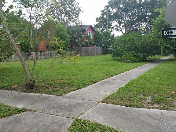 4th image of 1090 19th Ave N