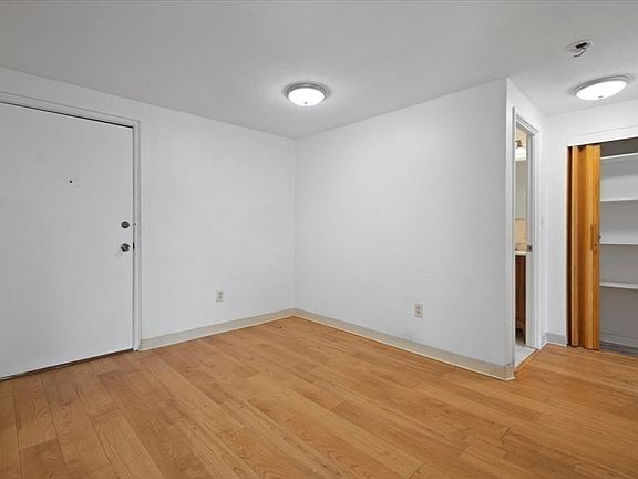 5th image of 215 Winter St APT 4L