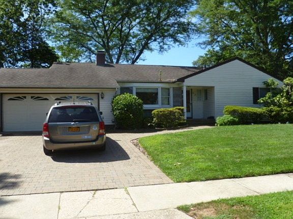 3rd image of 42 Yale St