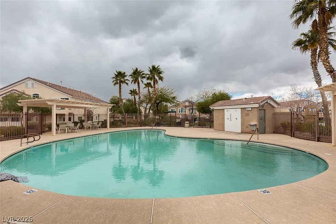 2 bed, 2.0 bath, 1182 sqft, $1,700 — Photo 2