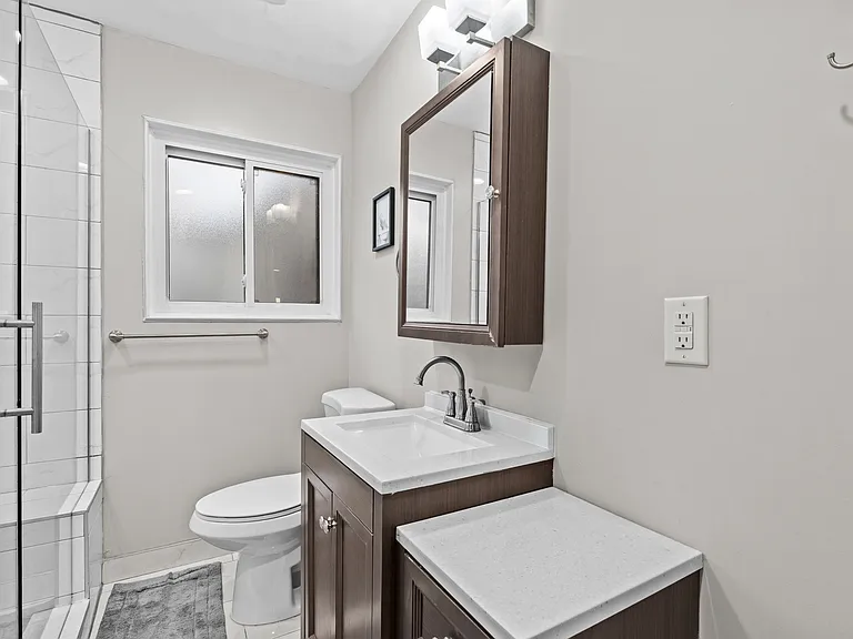 1703 W Catalpa Dr — Photo 11