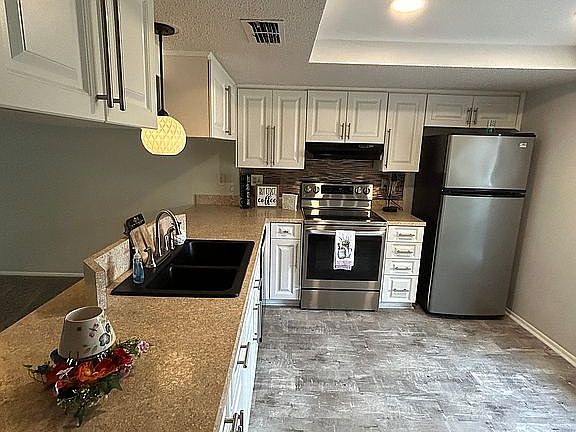 4th image of 7716 Danube Dr