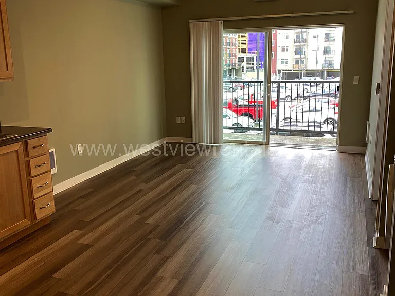 200 E Maple St — Photo 111