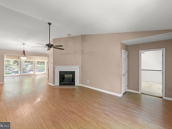 4th image of 296 Sour Mash Rd
