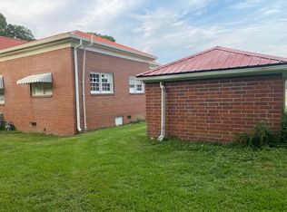 205 W 1st St, Jackson, GA 30233