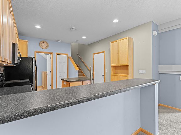 5th image of 1877 Sandcherry Ct NW
