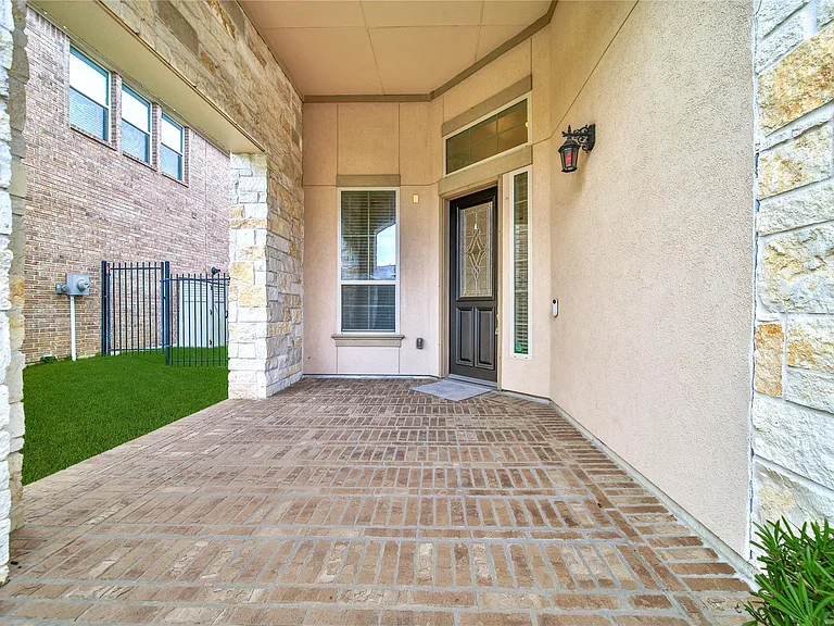 27 Waterfall Way — Photo 3