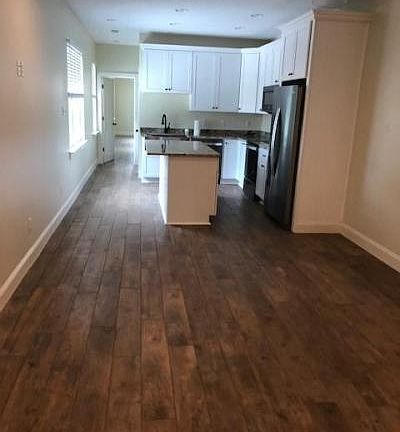 3rd image of 3633 Derbigny St