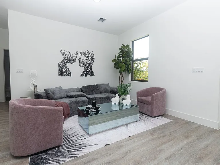 1121 Deauville St E — Photo 43