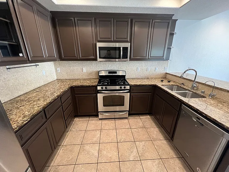1141 Rock Ave — Photo 18