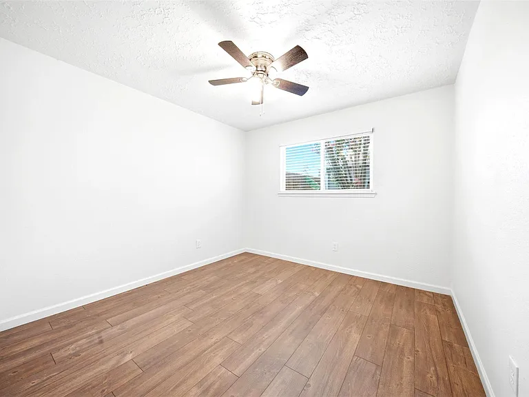 16007 Ridgegreen Dr — Photo 26