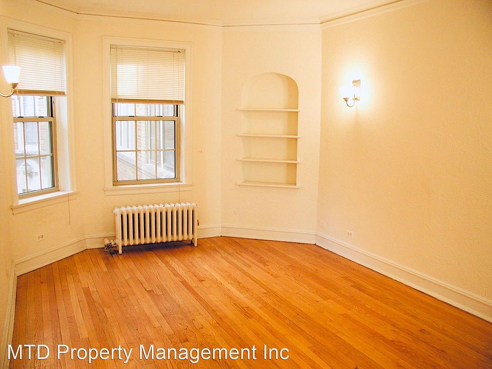2nd image of 1637 1/2 W Fargo Ave APT 1B