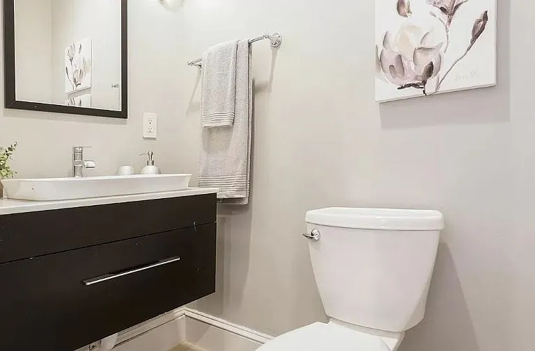 820 7th St NE #1 — Photo 8