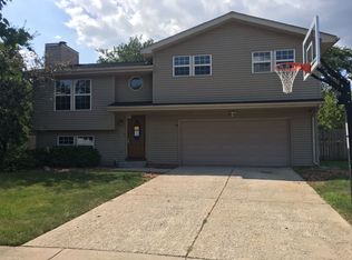 7622 W Inverary Dr, Frankfort, IL 60423