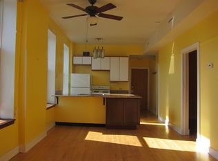 1322 W Huron St APT 3N, Chicago, IL 60642