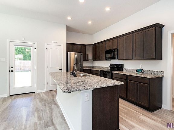 4th image of 13783 Fig Dr