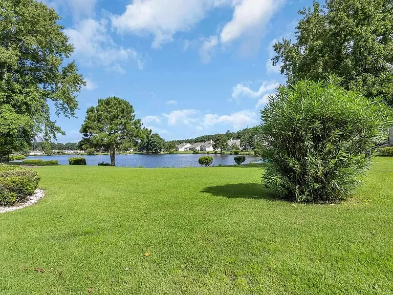 414 Carriage Lake Dr — Photo 26
