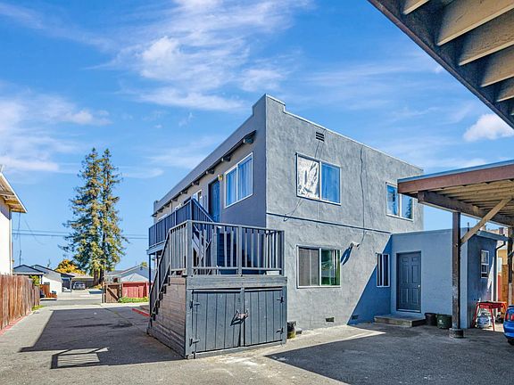 4th image of 2804 Curtis Ave