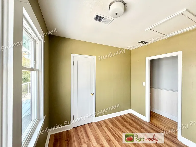 1612 Markham Ave NE — Photo 28