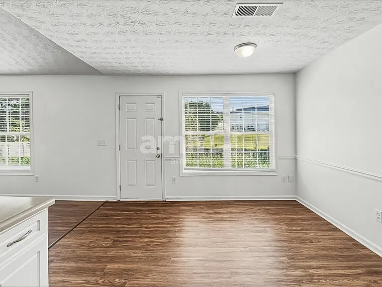 282 Rockingham Dr — Photo 5
