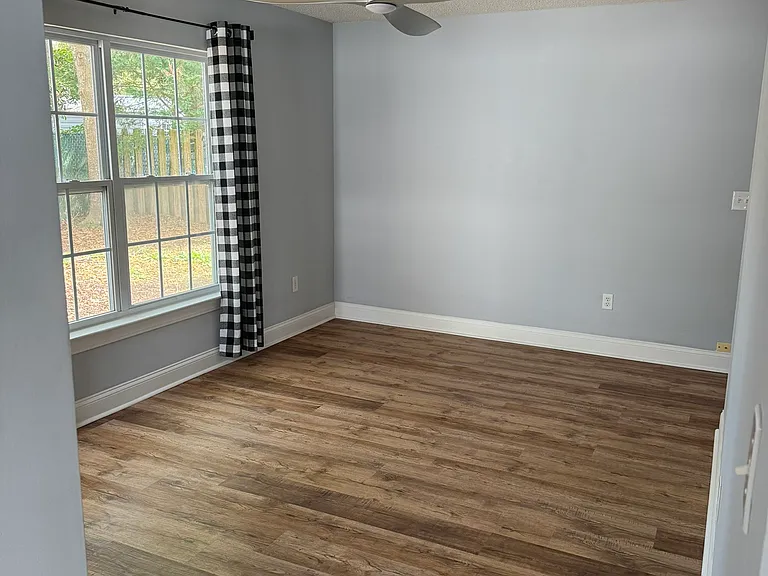 207 Chesapeake Ln — Photo 5