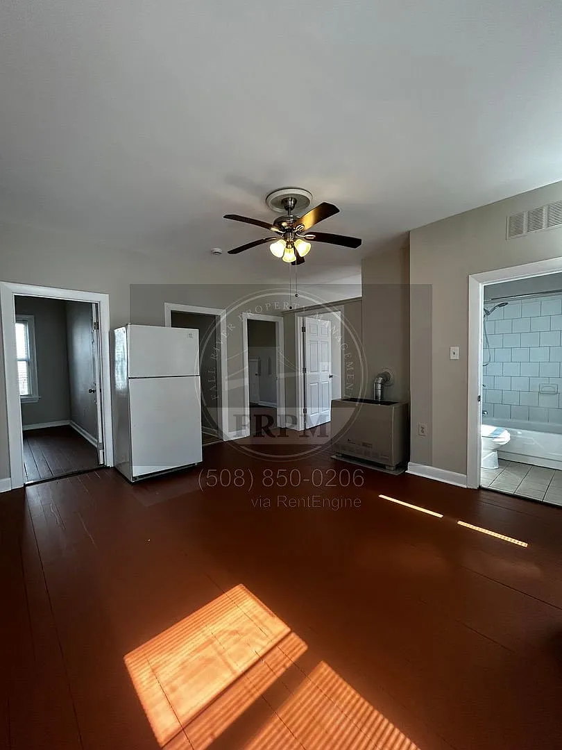 2 bed, 1.0 bath, $1,500 — Photo 4