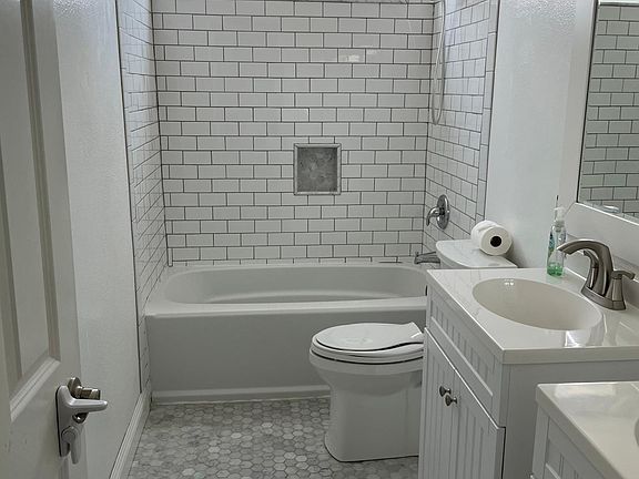 5th image of 7337 Cobble Creek Dr