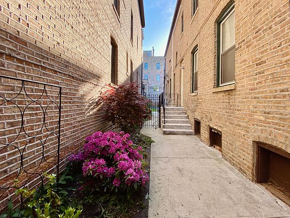5th image of 838 N Hermitage Ave APT 2F