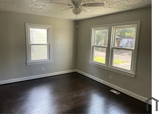 3817 Jewell Ave — Photo 9