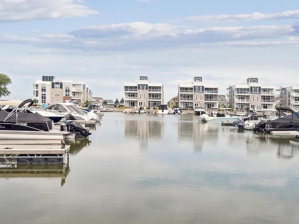 1st image of 2610 S Waterside Ct #532