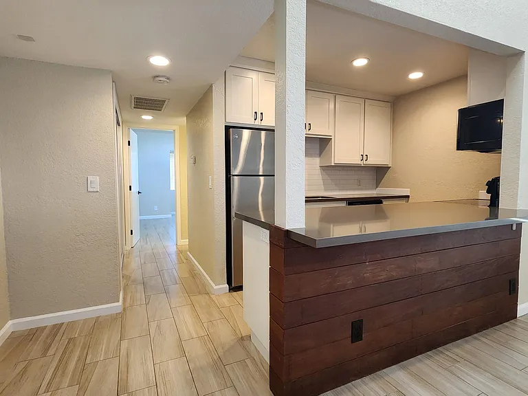 2222 I St #13 — Photo 6
